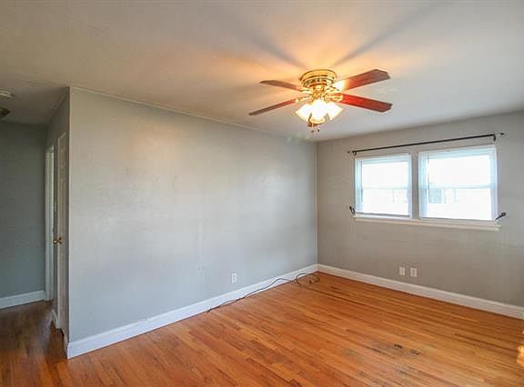 4th image of 2701 Sunset Dr