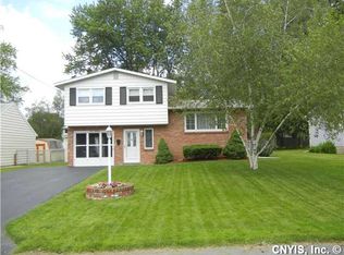 119 Brookview Ln, Liverpool, NY 13088