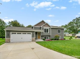 3634 Holiday Dr, Hamilton, MI 49419