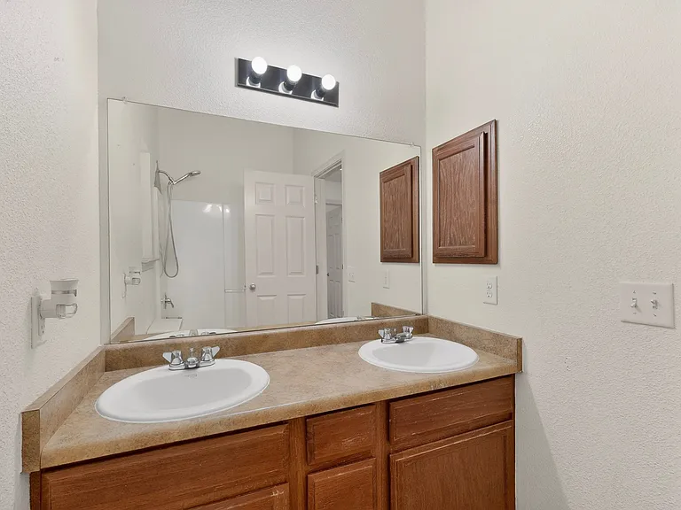 2304 Honey Dew St — Photo 26