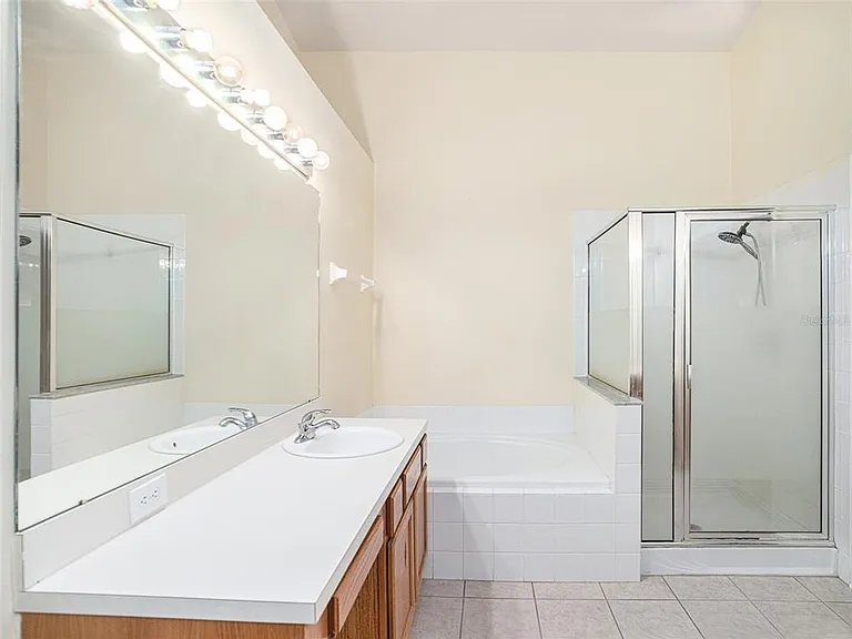 11440 Misty Isle Ln — Photo 13