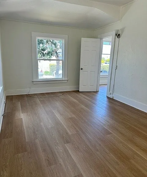 261 Irving Ave — Photo 11