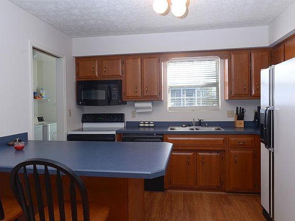 5th image of 1617 Highview Cir