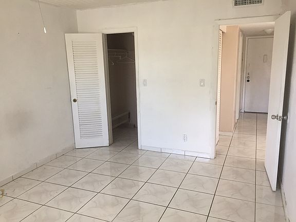 4th image of 16701 NE 14th Ave APT 304