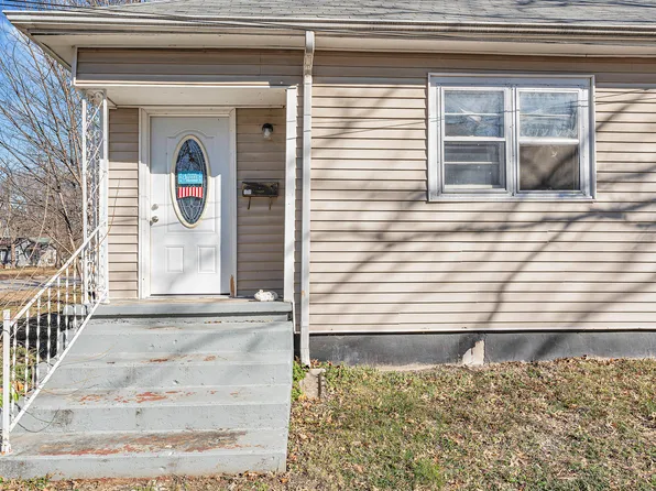1126 N Rogers Avenue, Springfield, MO 65802