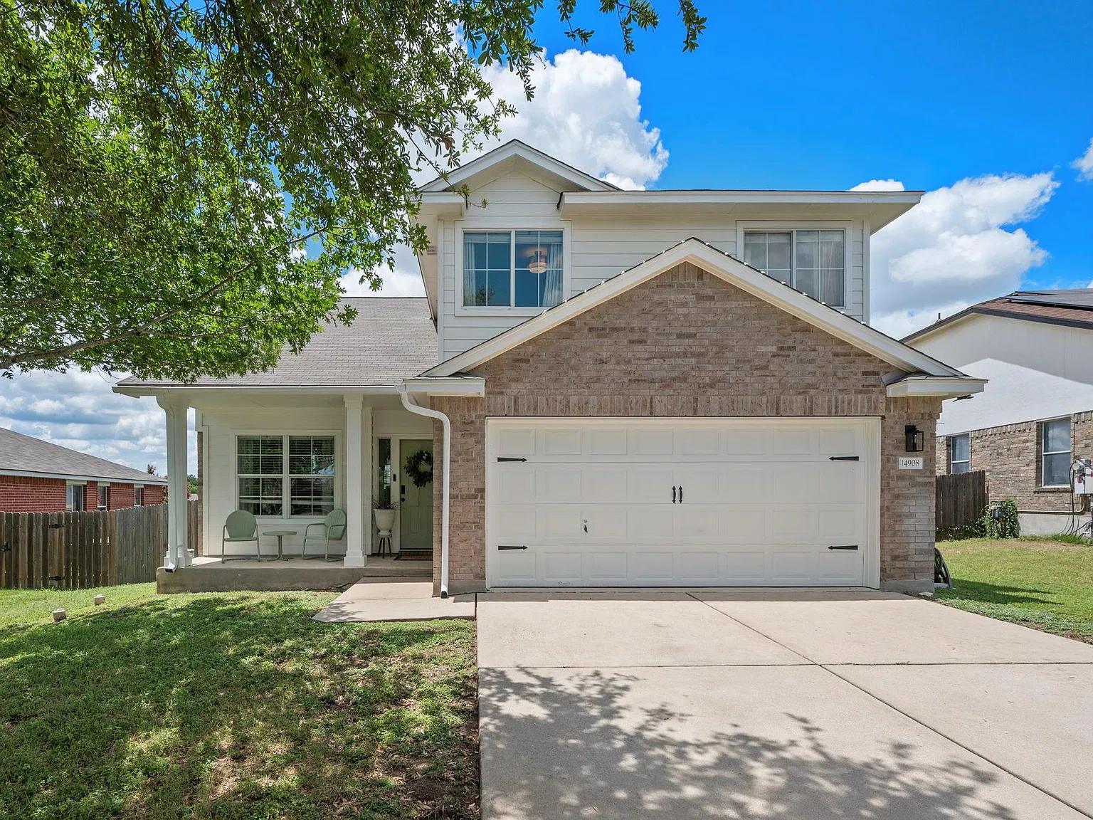 4 bed, 2.5 bath, 1736 sqft, $2,100 — Photo 1