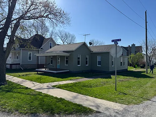 230 W Main St Photo 1