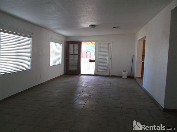 3rd image of 3932 W Loma Ln