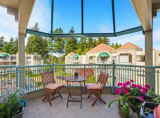 1765 Martin Dr #402, Surrey, BC V4A 9T6