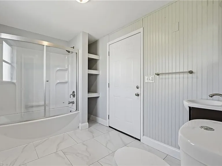 4220 Deleon St — Photo 19