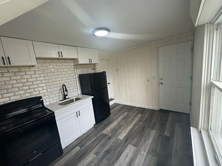 15 Johnson Ln — Photo 6