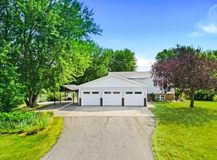 902 76th Ave S, Fargo, ND 58104