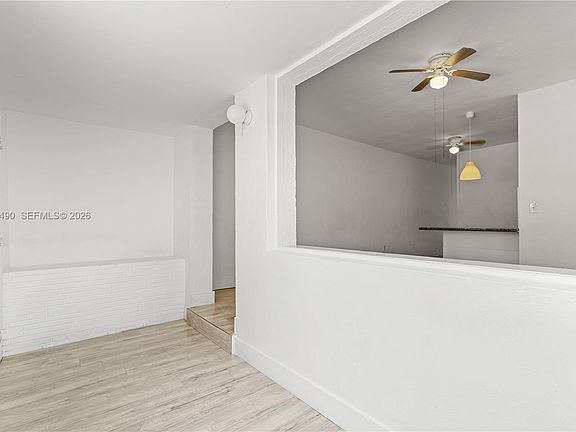 4th image of 370 NE 55th St