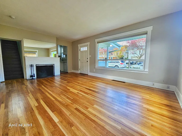 7517 Brooklyn Ave NE — Photo 2