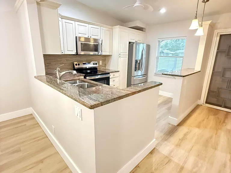 18765 Candlewick Dr — Photo 2