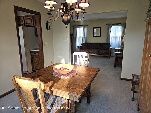 4th image of 3869 Pine Knoll Dr