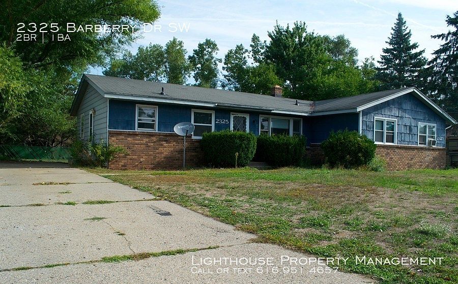 1st image of 2325 Barberry St SW