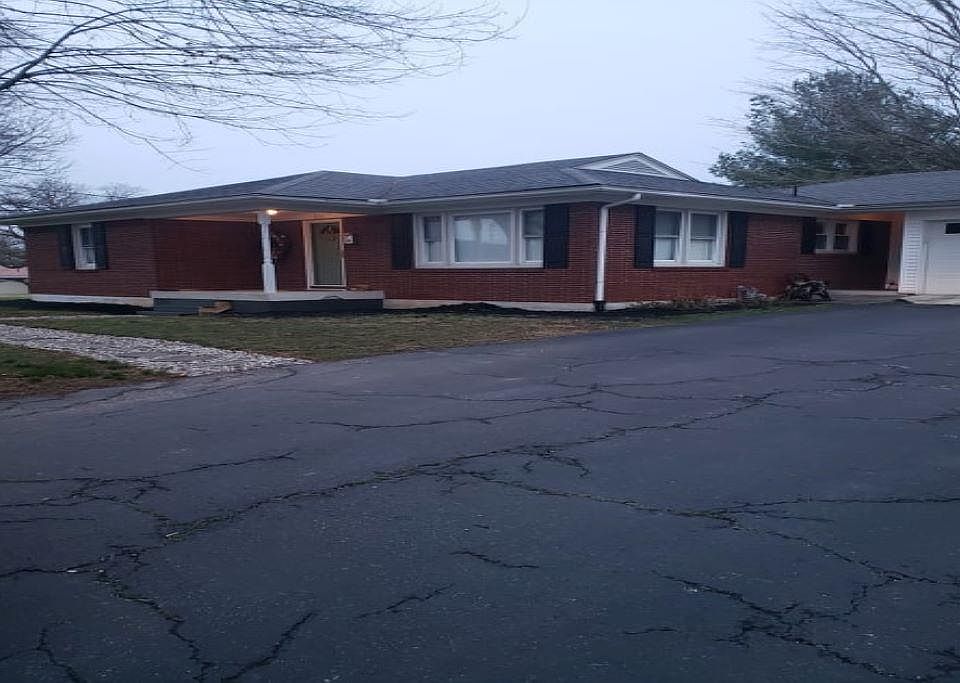 1st image of 303 Comer Ave
