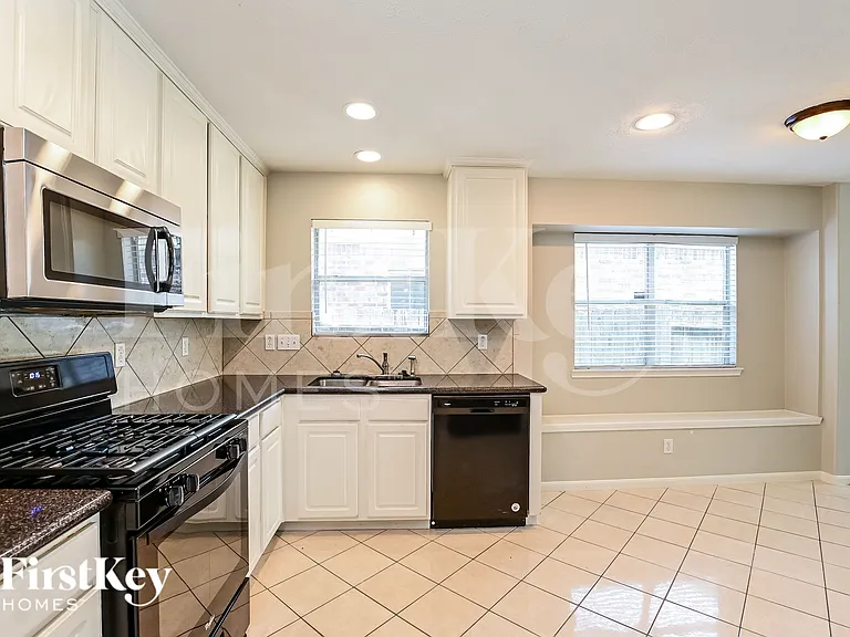 11931 Belle Ct — Photo 5