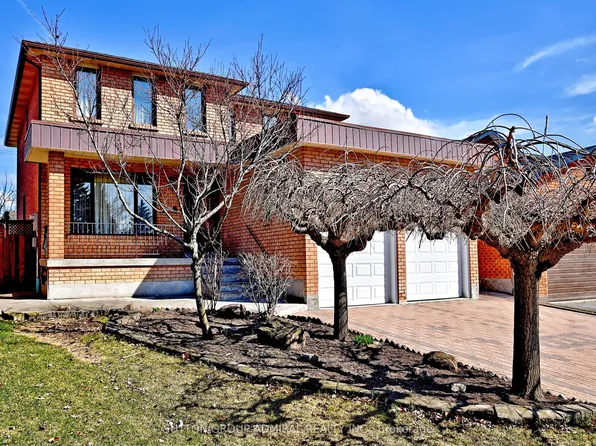 45 Royal Garden Blvd, Vaughan, ON L4L 7C4