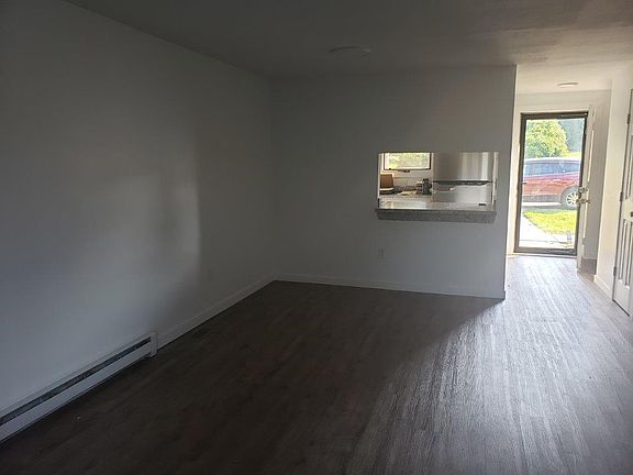 3rd image of 29 4th Ave