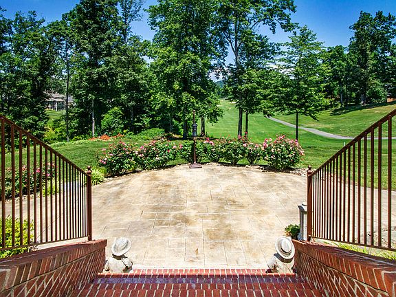 5th image of 155 Skyview Dr
