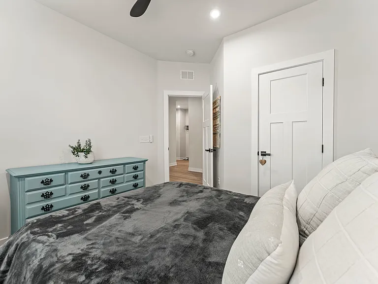 5095 Ives Ave — Photo 8