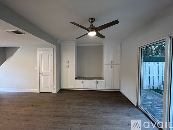 3rd image of 2511 NE 15th St #2511
