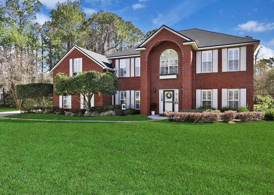 1st image of 704 Oak Cove Ct