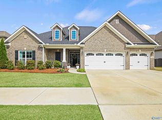 7616 Flint Crossing Cir, Owens Cross Roads, AL 35763