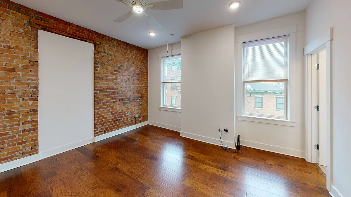 Floor plan 1834 Race St 302