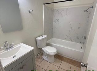 521 Wilson Ave APT D, Bakersfield, CA 93308