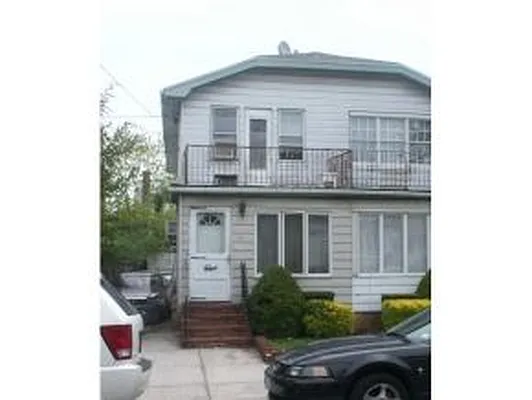 Sold by Maximillion Realty, Inc. | media 1