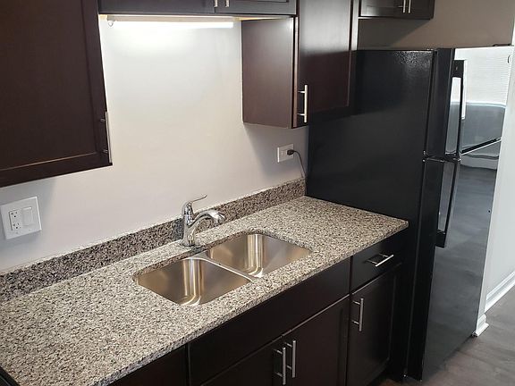 5th image of 5933 W 16th St Unit 16