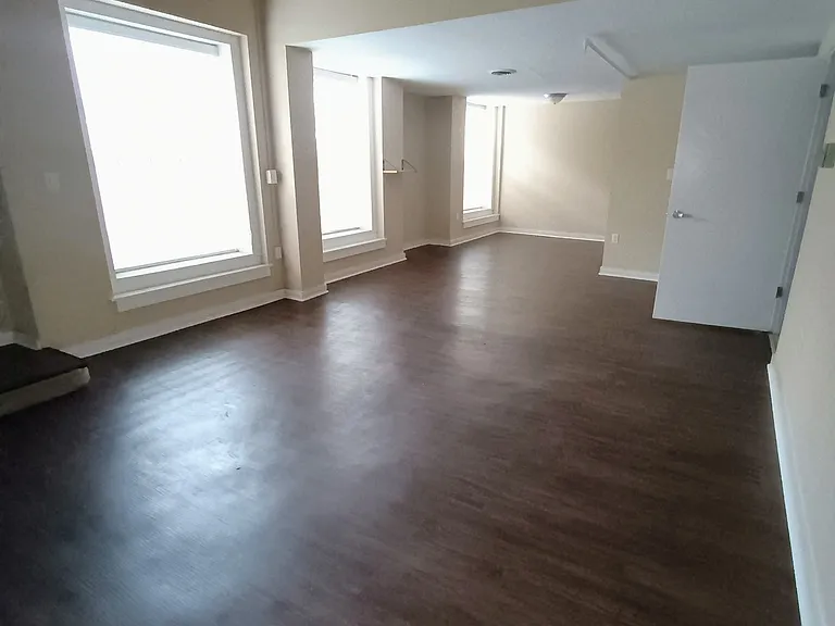 Lahr Apartments — Photo 57