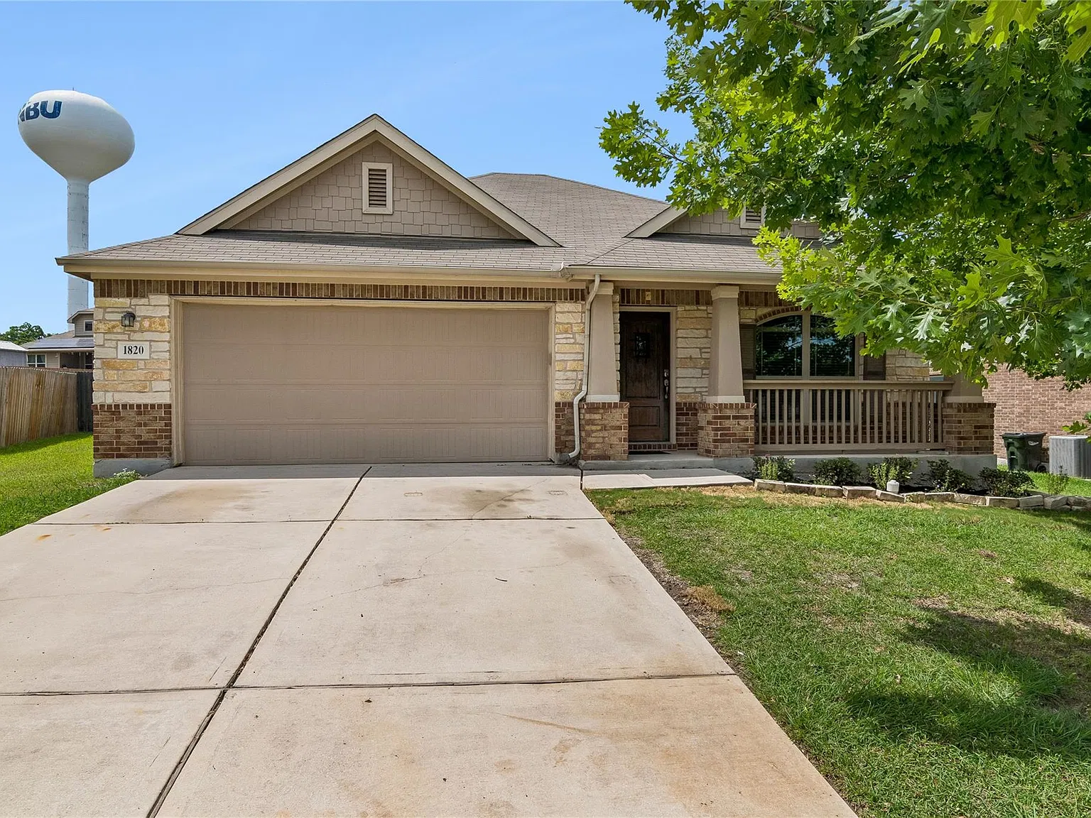3 bed, 2.0 bath, 1552 sqft, $1,800 — Photo 3