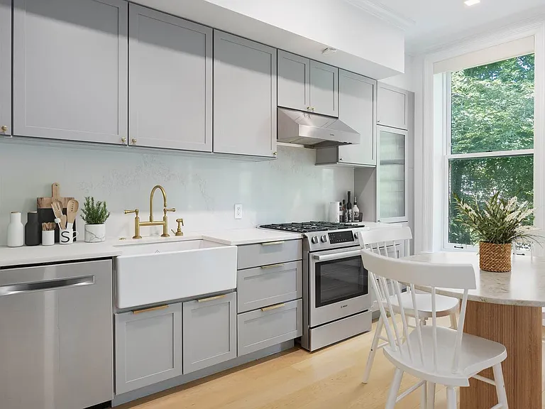 23 S Portland Ave #2 — Photo 4