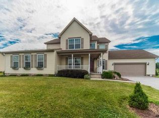 67 Green Tree Dr, New Oxford, PA 17350