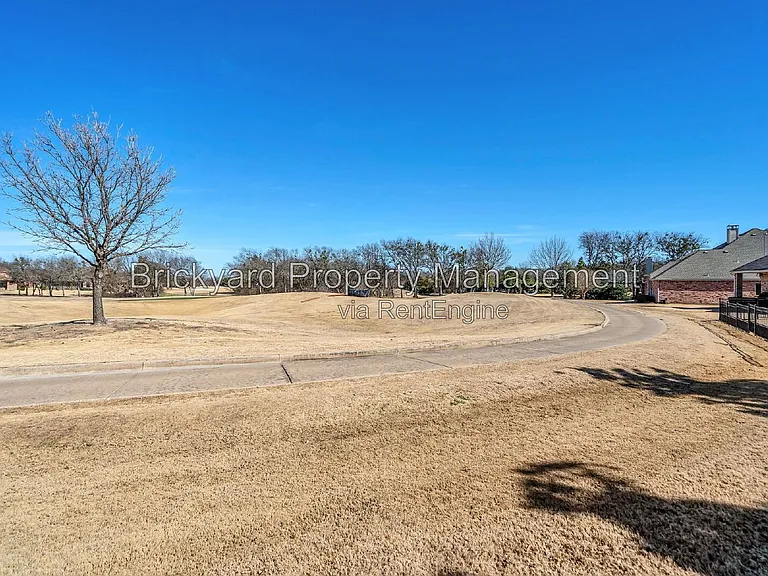 350 Pine Valley Dr — Photo 53
