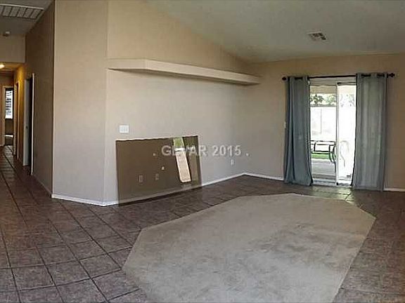 3rd image of 305 Desert Knolls St