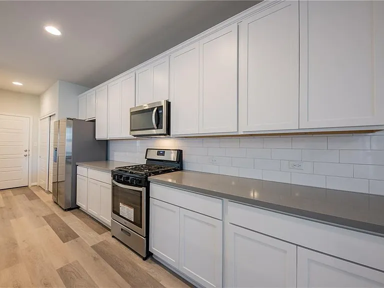 204 Cold Spring Loop — Photo 25