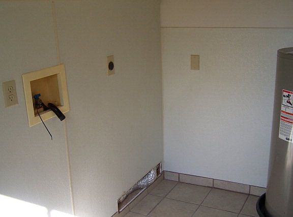 3rd image of 1410 Lawndale Dr