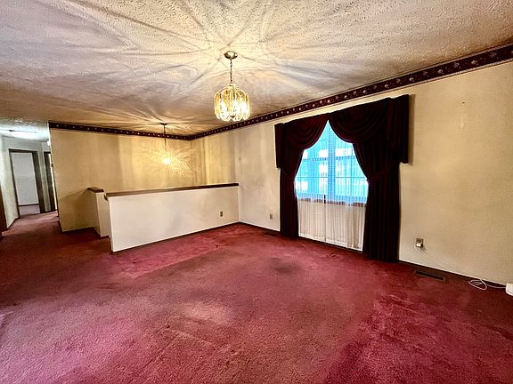 3rd image of 161 Lana Ln