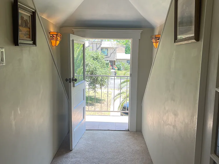 147 N Canyon Blvd #B — Photo 8