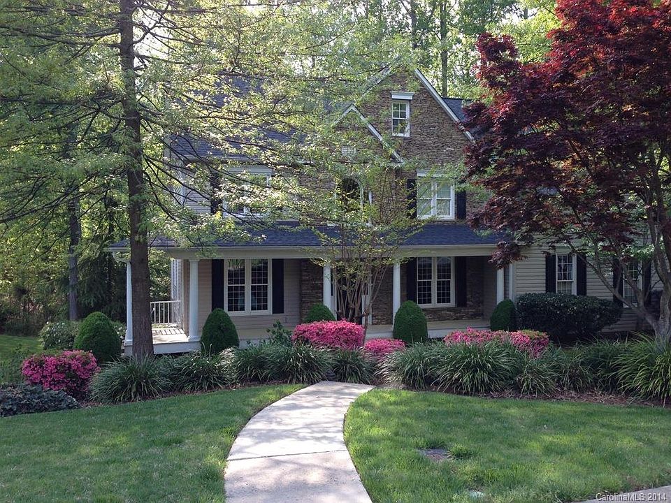 1st image of 133 Fernbrook Dr #2