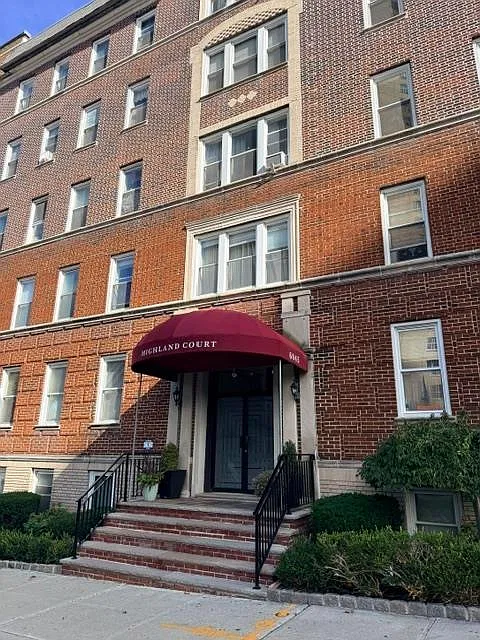 6045 Boulevard East — Photo 1