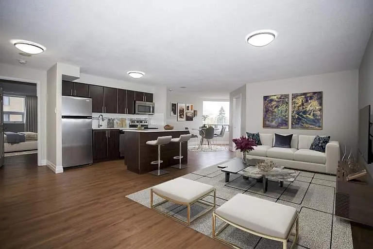 675 Richmond St — Photo 16