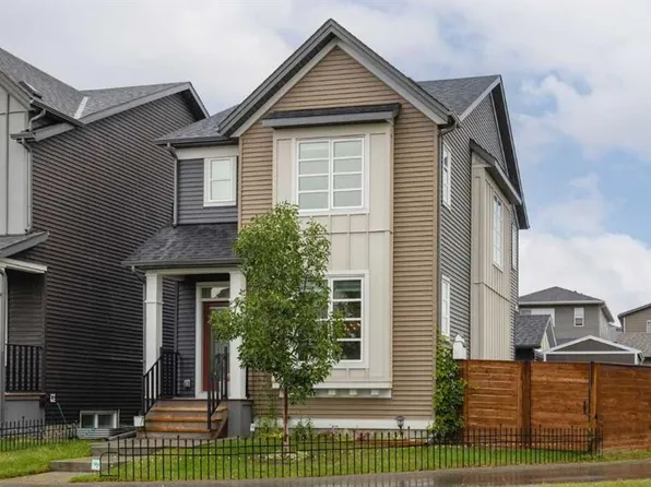 788 W Walgrove Blvd SE, Calgary, AB T2X 4P1