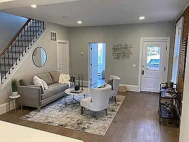 3rd image of 707 S 6th St