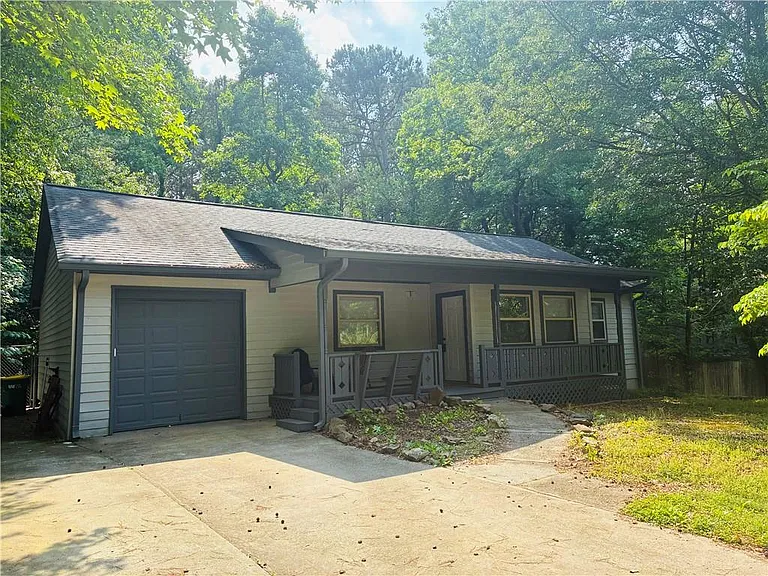 5345 Sugar Ridge Dr — Photo 1